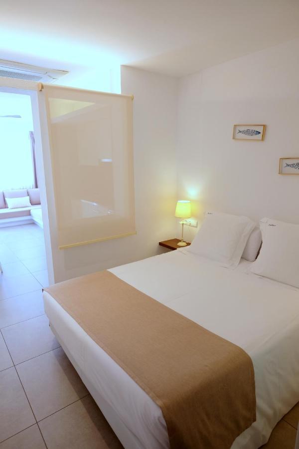 Hotel Calina กาดาเกส ภายนอก รูปภาพ