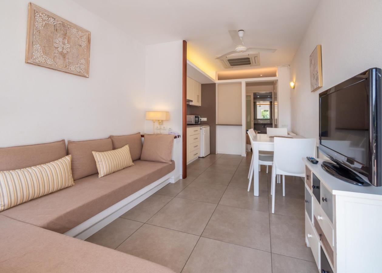 Hotel Calina กาดาเกส ภายนอก รูปภาพ