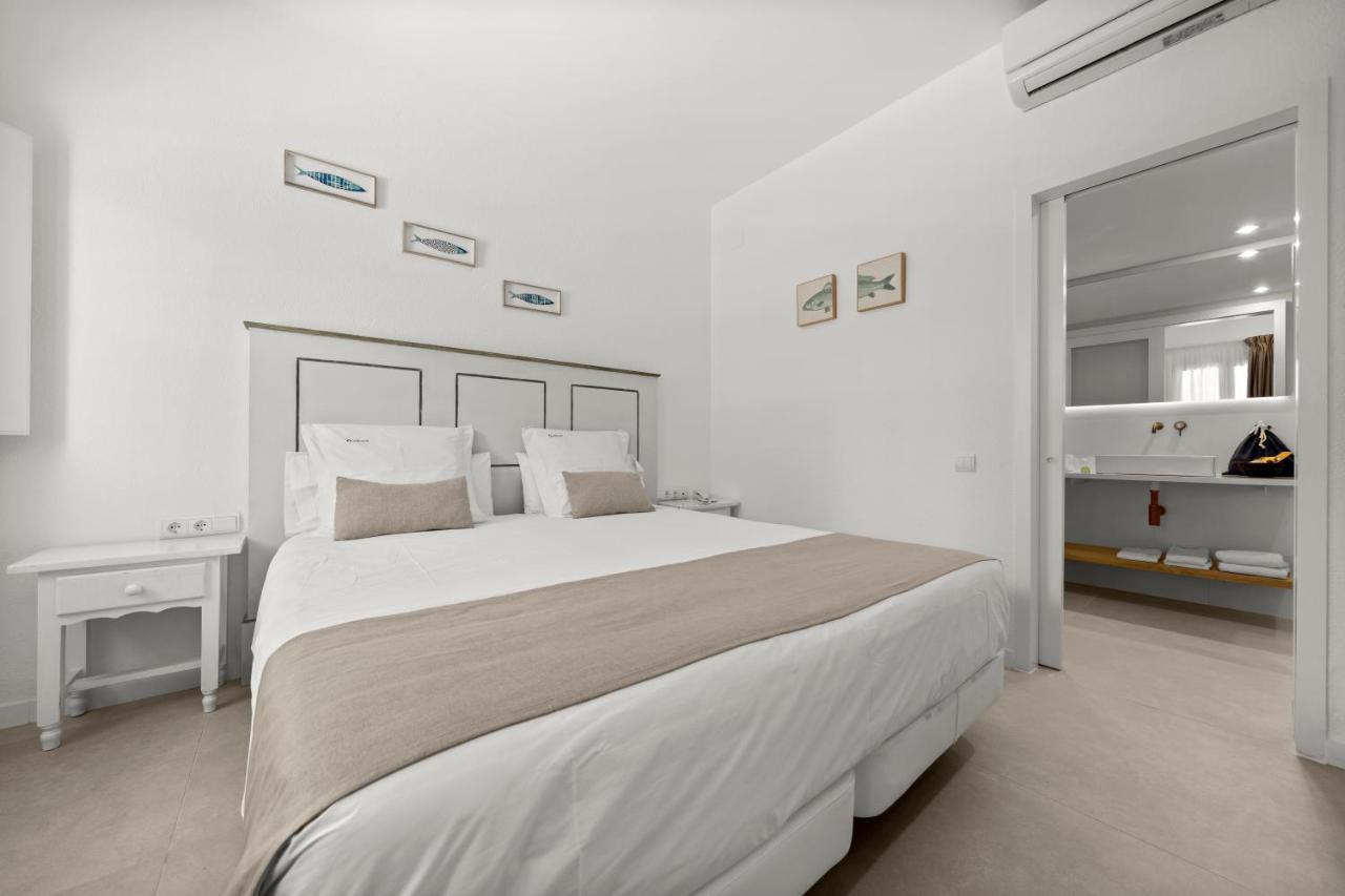 Hotel Calina กาดาเกส ภายนอก รูปภาพ
