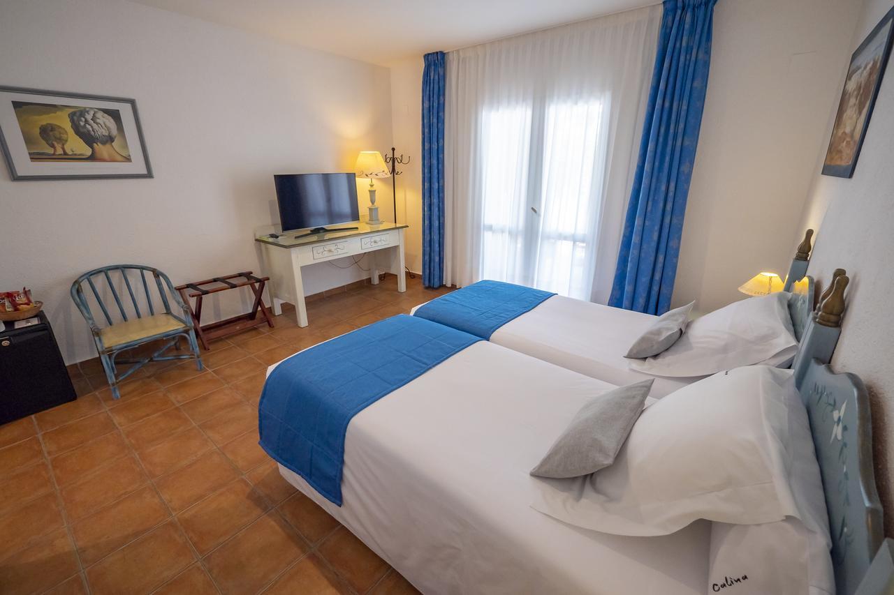 Hotel Calina กาดาเกส ภายนอก รูปภาพ